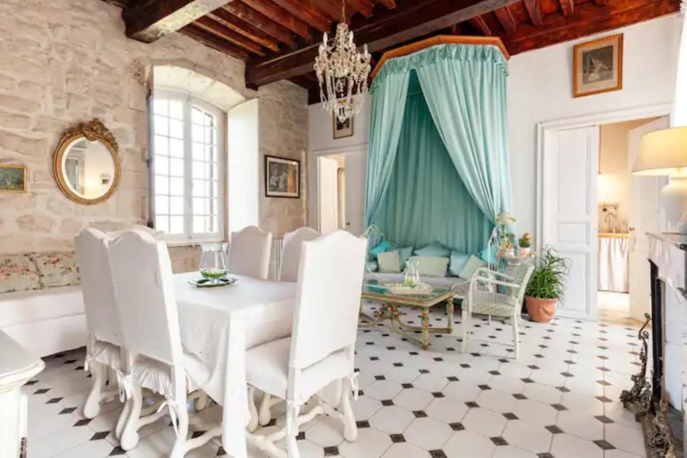 Appartement Spacieux Avec Deux Chambres Au Chateau Valence  Exterior foto