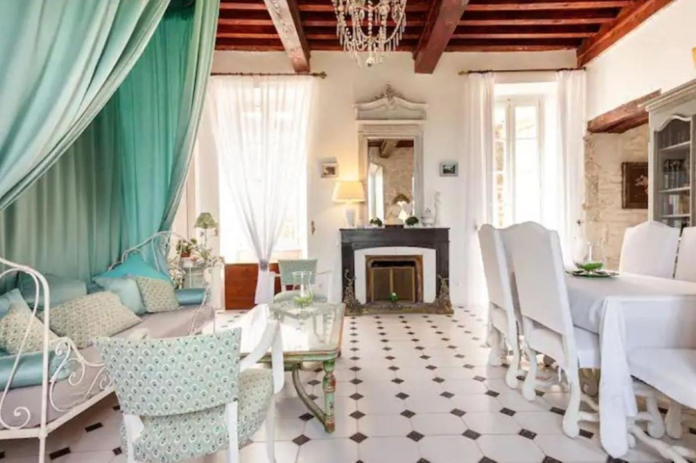 Appartement Spacieux Avec Deux Chambres Au Chateau Valence  Exterior foto