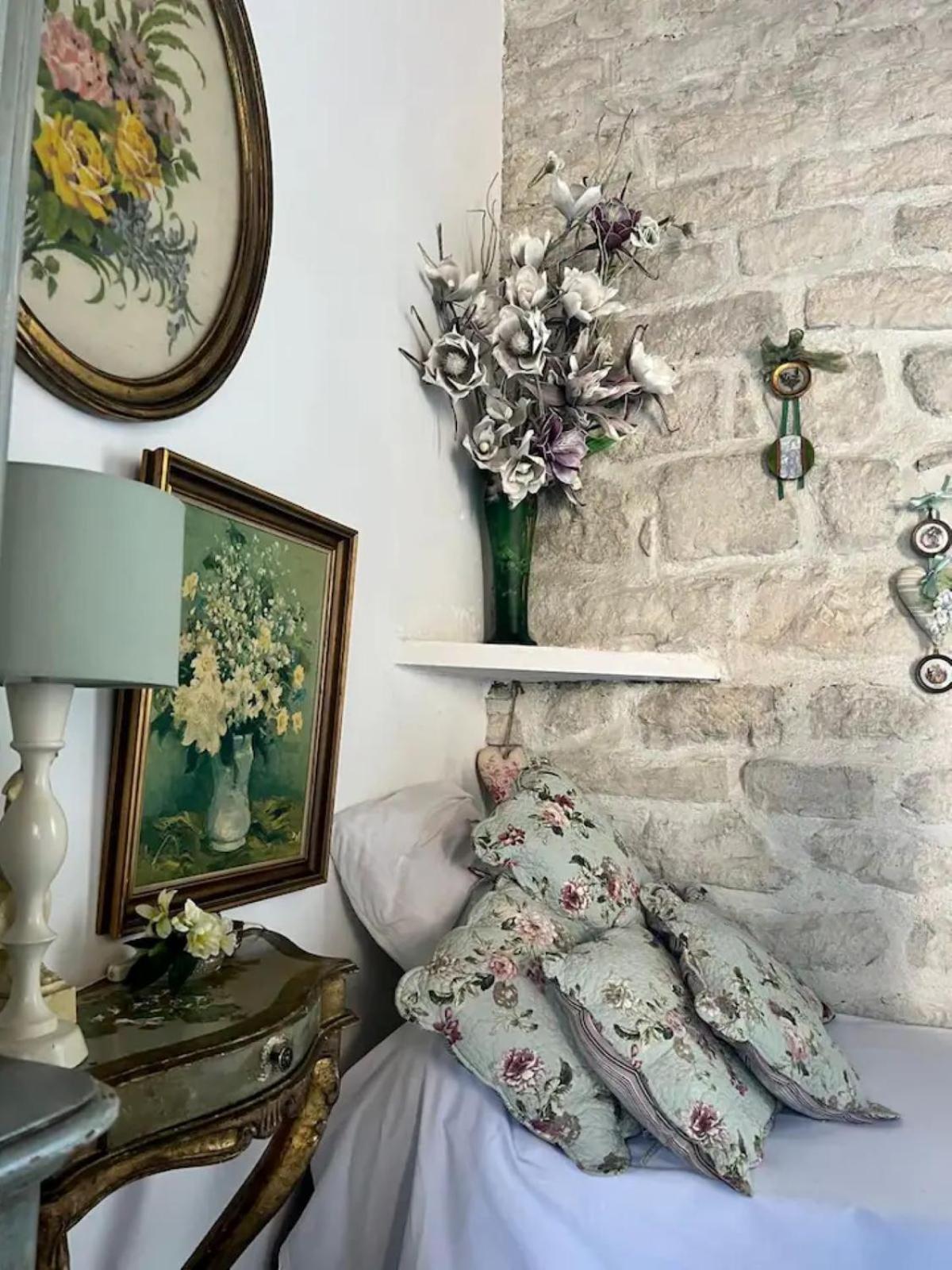 Appartement Spacieux Avec Deux Chambres Au Chateau Valence  Exterior foto
