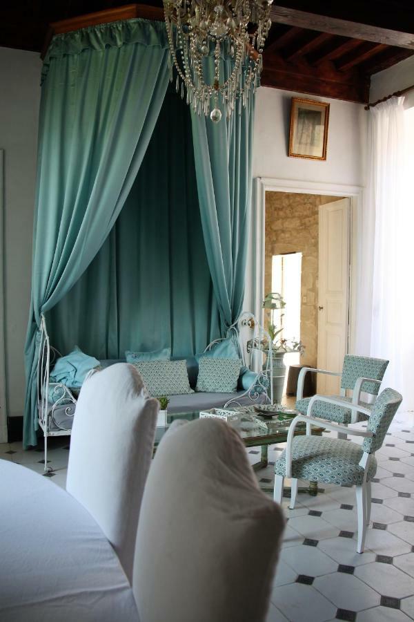 Appartement Spacieux Avec Deux Chambres Au Chateau Valence  Exterior foto